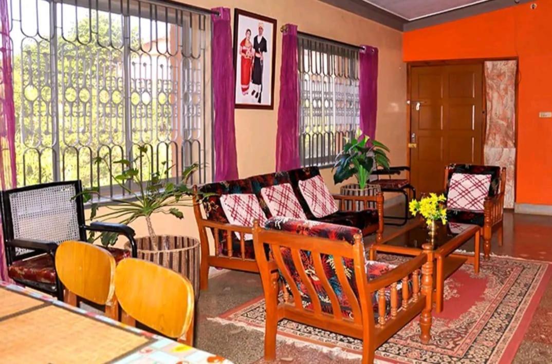 Honey Palace Homestay มาดิเครี ภายนอก รูปภาพ