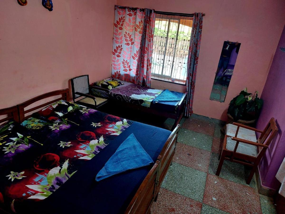Honey Palace Homestay มาดิเครี ภายนอก รูปภาพ