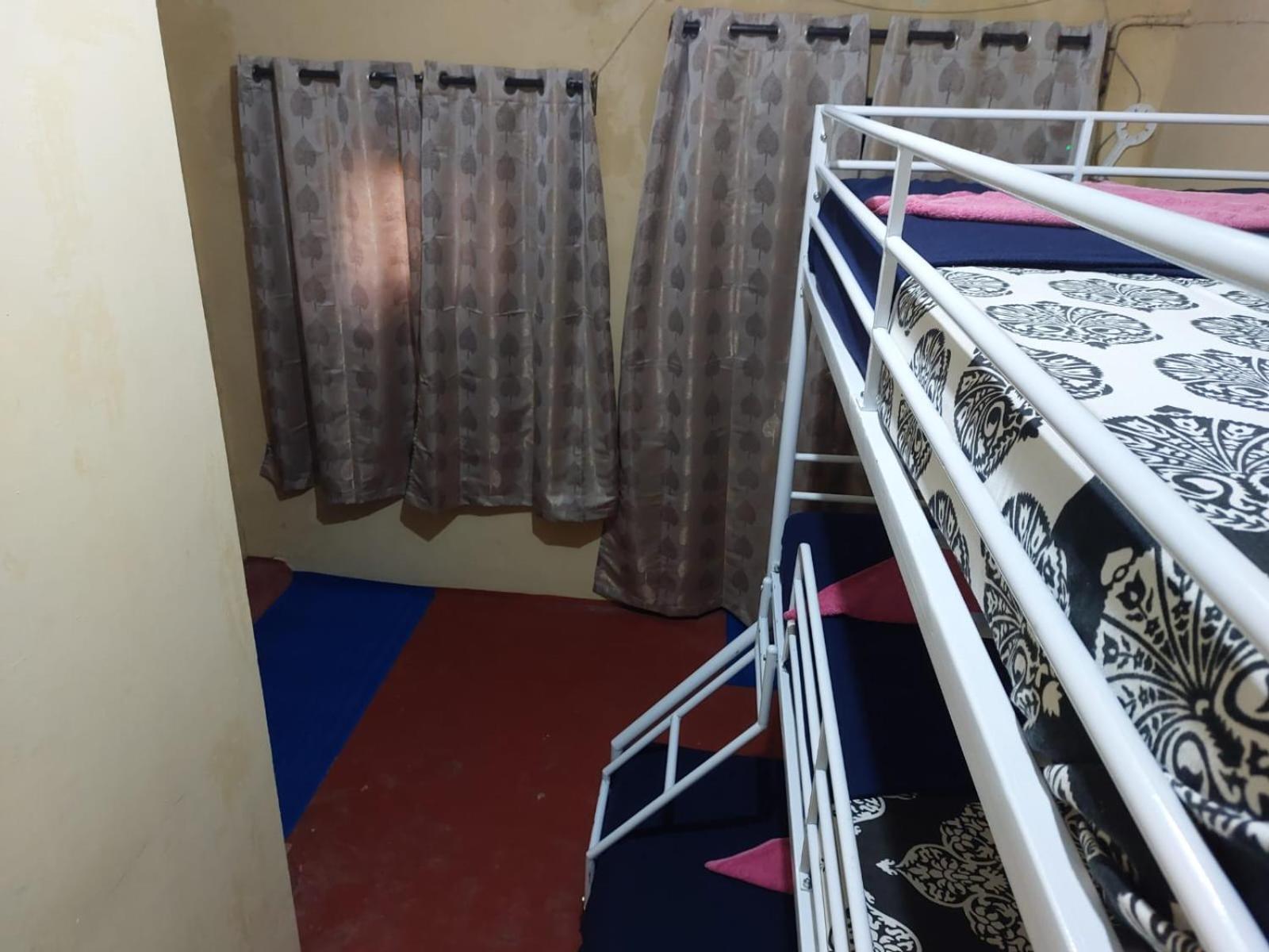 Honey Palace Homestay มาดิเครี ภายนอก รูปภาพ