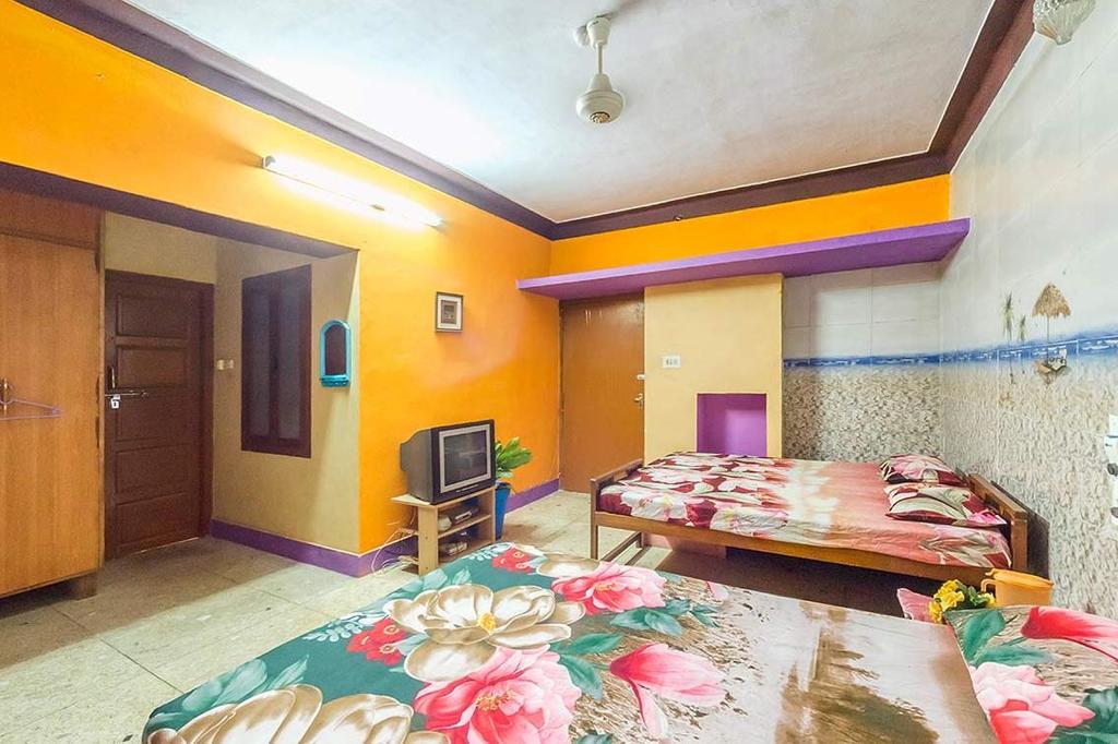 Honey Palace Homestay มาดิเครี ภายนอก รูปภาพ